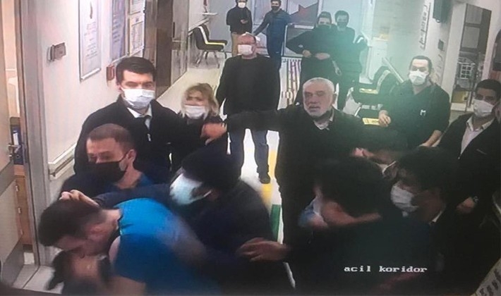Gaziantep'te sağlık çalışanlarına çirkin saldırı: 3 yaralı