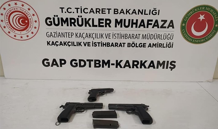 Sınır Kapısında 3 tabanca yakalandı