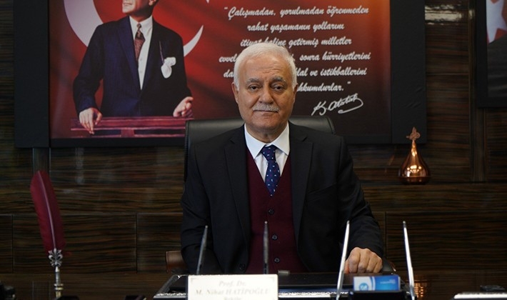Rektör Nihat Hatipoğlu, İslam Alemi'nin Berat Kandilini kutladı