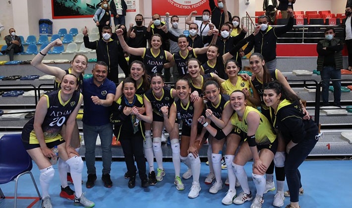 ADAM VOLEYBOL MUHTEŞEM BAŞLADI 3-1