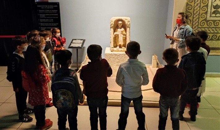 Minik arkeologlar Zeugma Mozaik Müzesi'nde