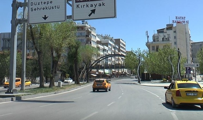 Gaziantep’te caddeler ve sokaklar boş kaldı