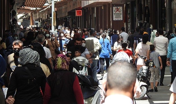 Tam kapanma öncesi bayram yoğunluğu