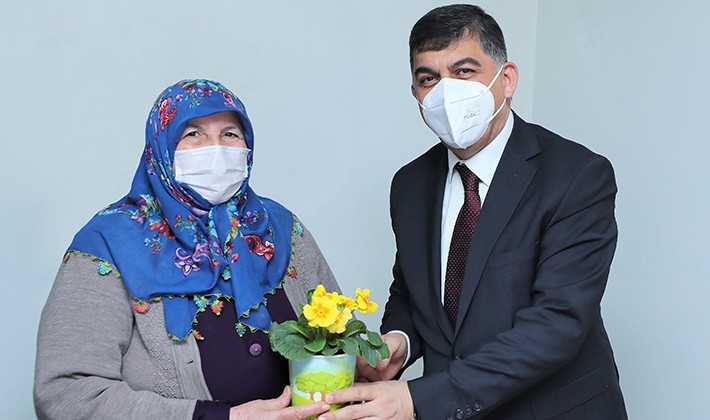 Başkan Fadıloğu'ndan Anneler Günü mesajı