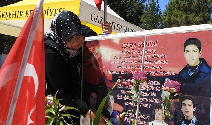 Evlat nöbetindeki aileler: "PKK ile İsrail aynıdır"