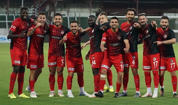 Gaziantep FK'da 10 futbolcunun sözleşmesi sona erdi