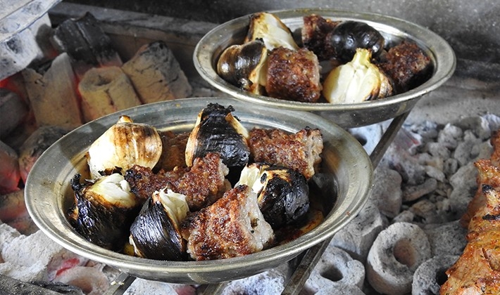 Gaziantep'in vazgeçilmez lezzeti sarımsak kebabı