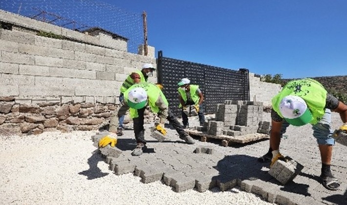 Parke taşı çalışmalarına start verildi