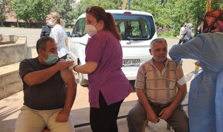 İlçelerde aşı seferberliği sürüyor