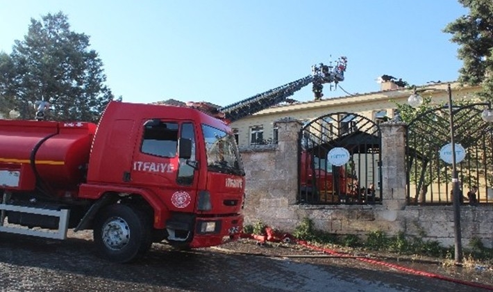 Gaziantep'te özel hastanede çıkan yangın büyümeden söndürüldü