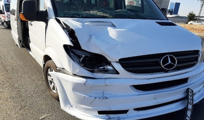 Yolcu servisinin çarptığı adam öldü