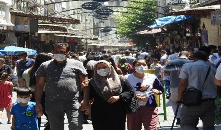 Çarşılarda bayram yoğunluğu