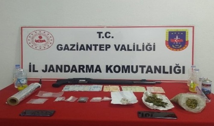 Uyuşturucu tacirlerine operasyon: 4 gözaltı